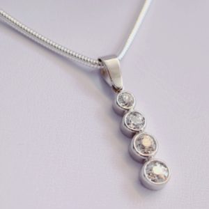 Four diamond pendant